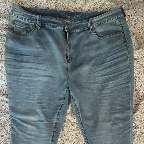 Melissa McCarthy Seven7 Light Wash Girlfriend Jeans - Picture 1 of 7